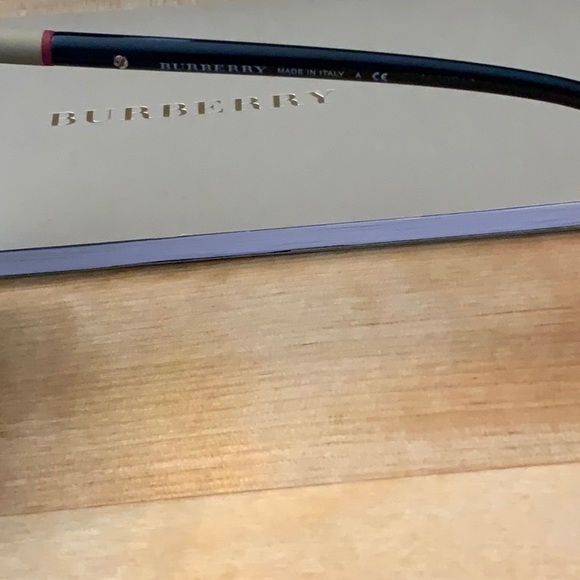 Burberry all inclusive sunglasses - Picture 4 of 12